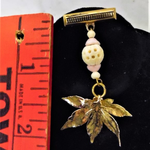 New 24k dipped maple leaf dangle pin - Picture 3 of 5